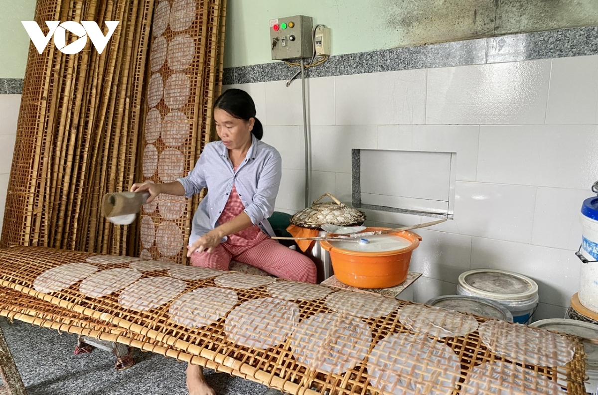 Bánh tráng truyền thống ở Bà Rịa – Vũng Tàu sản xuất gấp đôi cho vụ Tết